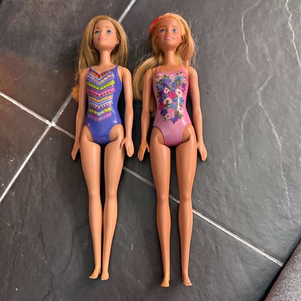 2016 Mattel Barbie Dolls Lot of 2 Water Play‎ Barbie Dolls Beach Swim Dolls